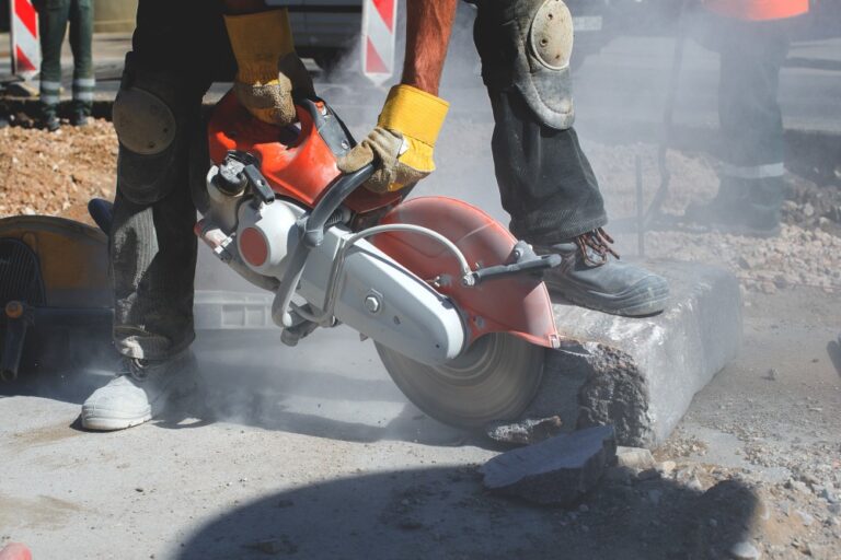 Tăiere perfectă în asfalt Alege discul diamantat ideal pentru lucrări de drumuri durabile